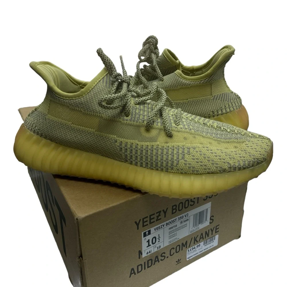 Yeezy Boost 350 V2 Sneakers